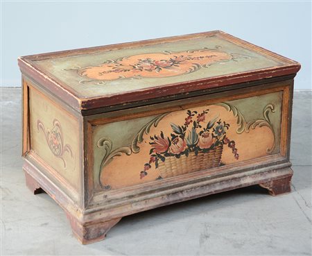 Piccola panca tirolese in legno laccato e dipinto a motivi floreali (cm...