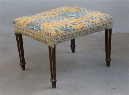 Panchetto con gambe rastremate e seduta imbottita (difetti)