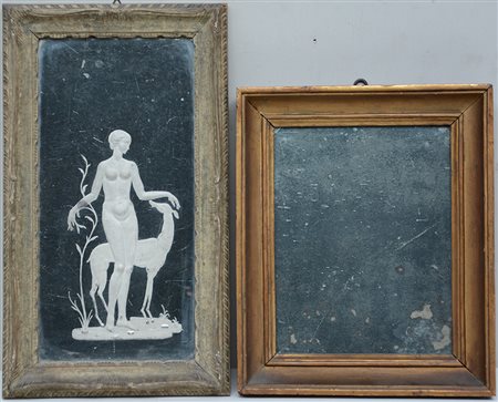Lotto composto da due specchi, uno in cornice dorata del secolo XIX l'altro...