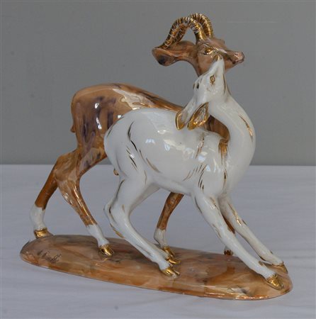 Manifattura VBCMScultura in ceramica formata a colaggio e smaltata lusti...