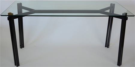 Tavolo con piano rettangolare in cristallo e struttura in profilato in...