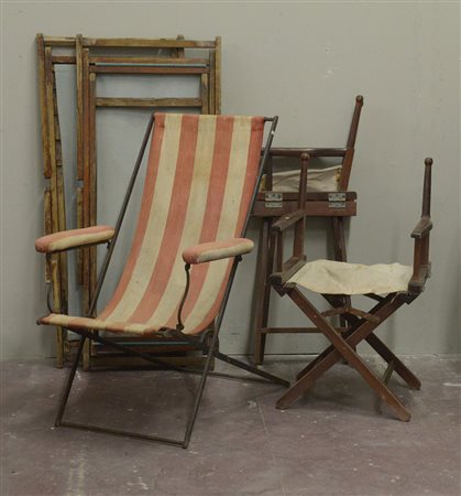 Lotto composto da una sdraio con struttura in ferro battuto, due sedie...