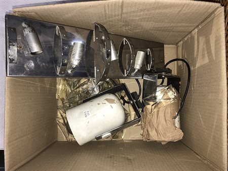 Applique con struttura in metallo cromato e bocce in vetro unita ad una...