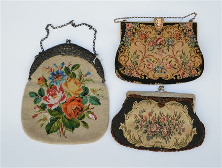 Lotto composto da tre borsette ricamate (difetti)