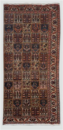 Tappeto Bachtiari, Persia secolo XX. Disegno a giardino su fondo bianco (cm...