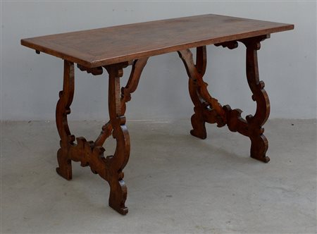 Antico tavolo fratino con gambe e crociere a lira (cm 136x80x67) (difetti)