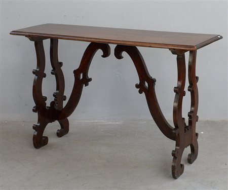 Tavolo fratino con gambe e traverse sagomate (cm 127x78x39) (difetti)