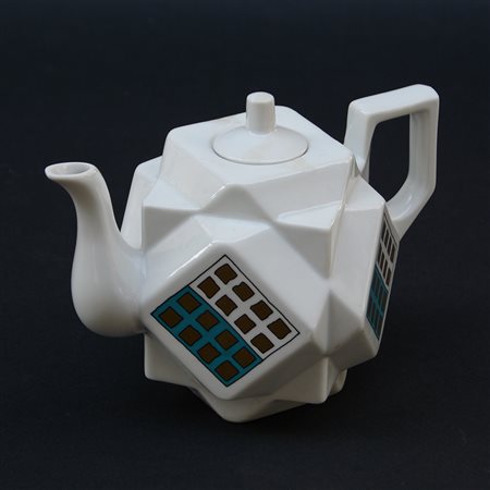 Teiera in porcellana con decori di Remo Bianco. Esemplare n. 274/800