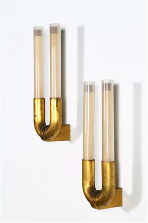ULRICH GUGLIELMO Coppia di lampade da parete. -. Cm 14,50 x 44,00 x 13,50....