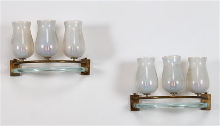 VETRERIE SEGUSO Coppia di appliques. -. Cm 47,00 x 30,00 x 30,00. Ottone,...