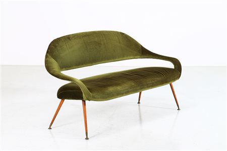 RINALDI GASTONE Raro. Divano mod. DU55P . -. Cm 145,00 x 77,00 x 65,00....