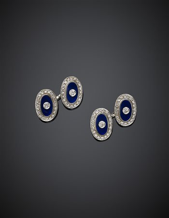 Gemelli ovali in oro bianco con diamanti rotondi e smalto blu, g 11,55, diam....