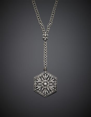 Sautoir con microperle e diamanti, il pendente centrale è modificabile e...