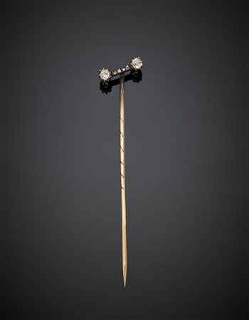 Fermacravatta/foulard in oro giallo, rosso, argento e diamanti per...