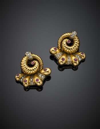 Broches gemelle in oro giallo con diamanti per complessivi ct. 0,80 circa e...