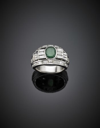 Anello in oro bianco, diamanti per complessivi ct. 2,50 circa e smeraldo di...