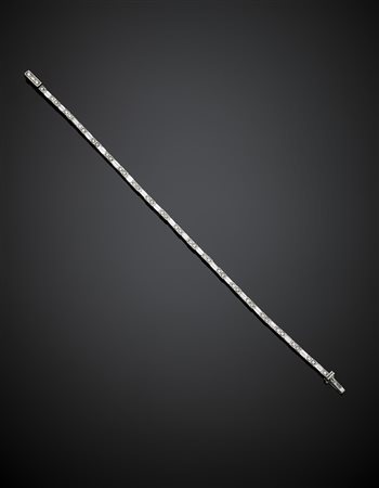 FAVERO Bracciale a segmenti articolati in oro bianco e diamanti rotondi e a...