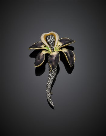 Spilla in oro giallo, argento, smalti policromi e diamanti per complessivi...