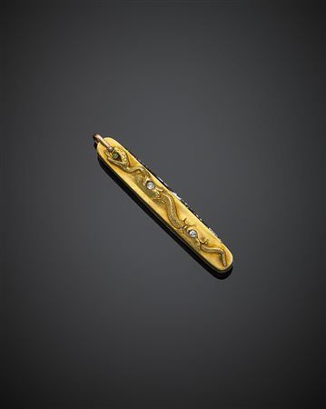 Coltellino in oro giallo e diamanti per complessivi ct. 0,60 circa con...