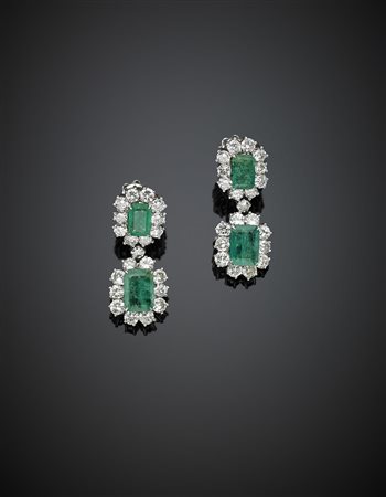 Orecchini pendenti in oro bianco con diamanti per complessivi ct. 5 circa e...