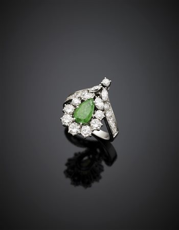 Anello in oro bianco con diamanti rotondi per complessivi ct. 1,60 circa e...