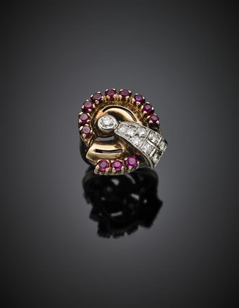 Anello retrò in oro rosa 585/1000 con rubini per complessivi ct. 2 circa e...