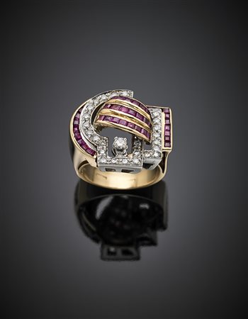 Anello in oro giallo e bianco, diamanti per complessivi ct. 0,70 circa e...