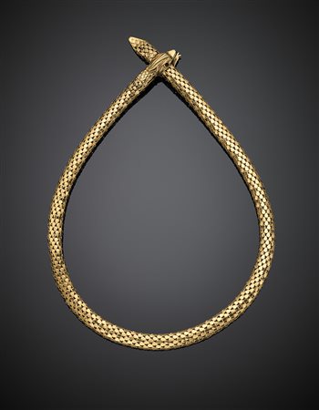 Collier in oro giallo con maglia tubolare a guisa di serpente, molla in...