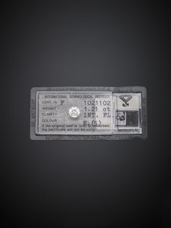 Diamante rotondo taglio a brillante di ct. 1,21 in blister dell International...