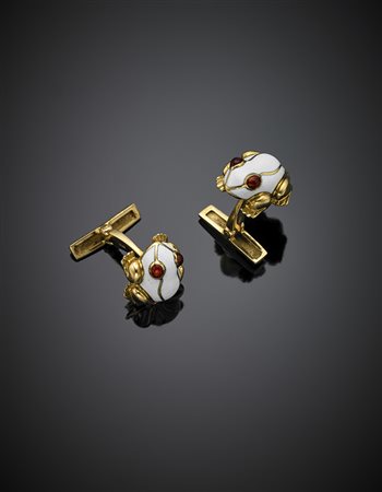 DAVID WEBB Gemelli a guisa di rane in oro giallo e smalto bianco, smalto...