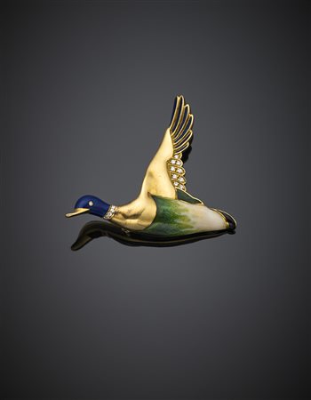 Spilla a guisa d'anatra in oro giallo e smalti, rifinita con diamanti...
