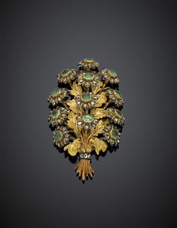 M.BUCCELLATIBroche in oro cesellato giallo, rosa e argento a guisa di mazzo...