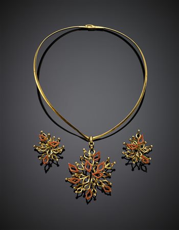 Demi-parure in oro giallo composta da collier di diametro con pendente e...