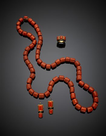 Demi Parure di corallo rosso aranciato composta da collana a barilotti di...