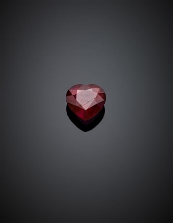 Rubino a cuore taglio a brillante modificato di ct. 4,05.-ENHeart shape...
