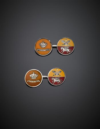 Gemelli in argento e smalti policromi con stemma della "Scuola di...