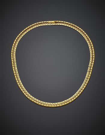 Collier in oro giallo a motivo geometrico, g 21,18, lungh. cm 44,50...