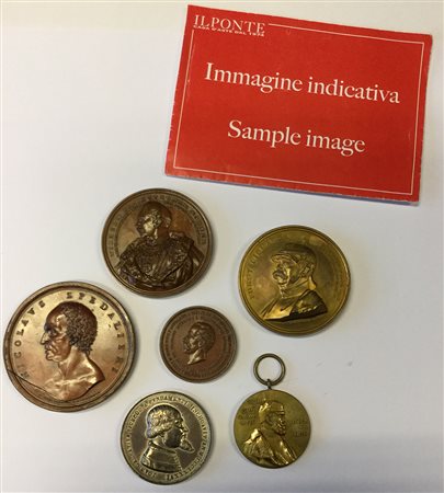 46 medaglie varie.