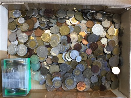 STATI VARICirca 900 monete varie, italiane ed estere.