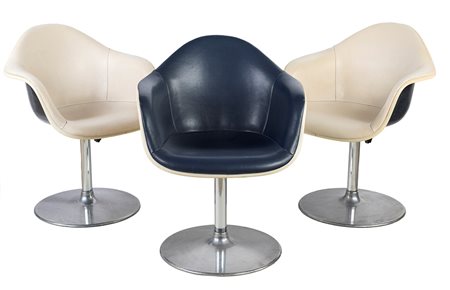 Sedute "La Fonda" (tre) con scocca in plastica , rivestimento in pelle base...