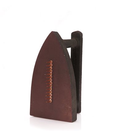 RAY MAN Philadelphia 1890 - Parigi 1976 Cadeau 1921, 1974 ferro da stiro con...