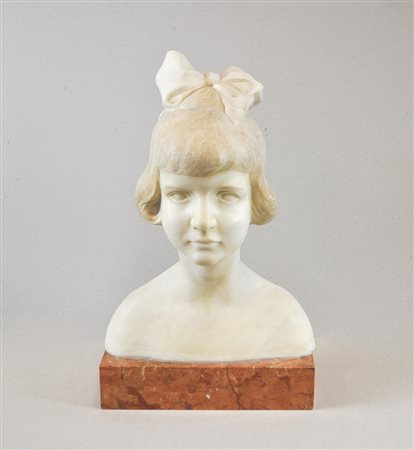 G. Glatz , Busto di fanciulla, 1917;Marmo, altezza incluso basamento 46 cm...