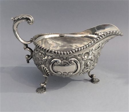 SALSIERA in argento, corpo lavorato a sbalzo Londra 1897 Argentiere Charles...