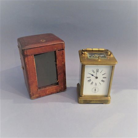 OFFICIELLE in ottone dorato quadrente bianco con numerazione romana custodia...