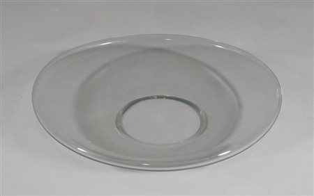 Grande centrotavola in vetro trasparente di forma ovale. cm. 56x62.