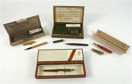 Lotto di varie penne.