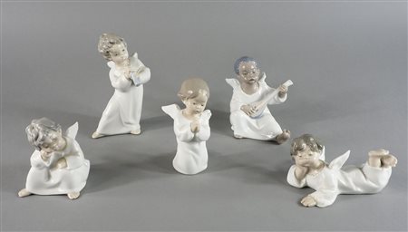 Lotto di vari angioletti in porcellana. H. max cm. 16.