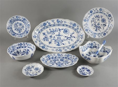 Meissen (marchio con timbro): servizio di piatti in porcellana bianca con...