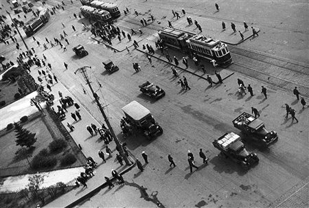 Aleksandr Rodcenko (1981 - 1956)Moscow 1932Stampa fotografica alla gelatina...