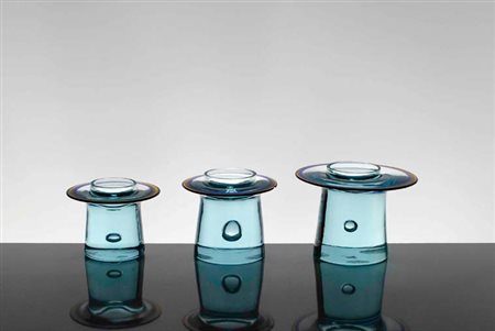 VISTOSI Lotto composto da tre portacandele in vetro sommerso azzurro con...